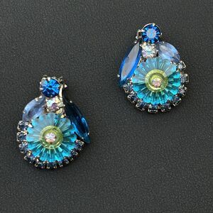 Vintage Juliana D&E Blue Green Rhinestone Clip On Earrings Rivoli AB